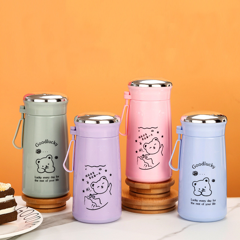 Custom cute cartoon bear pattern colored 280 ml glass water bottle with lid for kid children