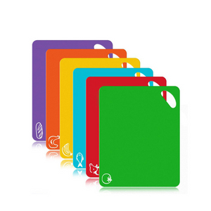 High Quality 4 Piece Set Thin Plastic Pp Colored 4pcs Chopping Cutting Board Mats with Handle for Kitchen Cutting