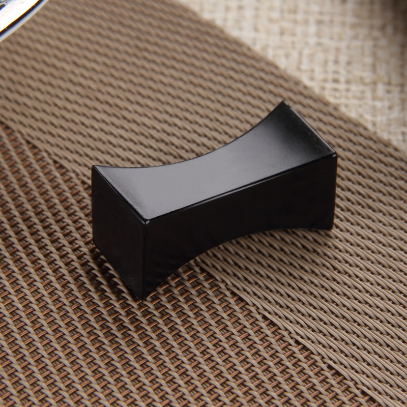 Wholesale Cheap Black Metal Alloy Restaurant Chopsticks Rest Holder